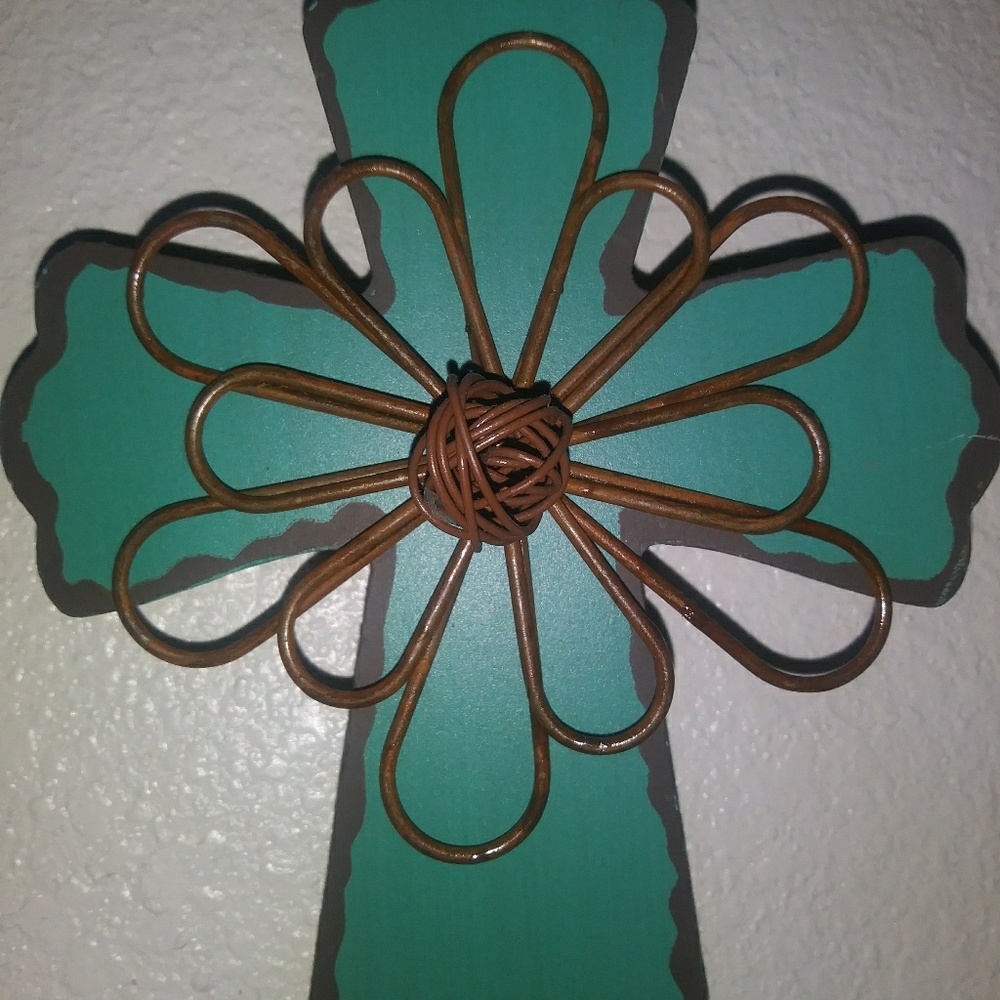 Cross with Mettle Floor